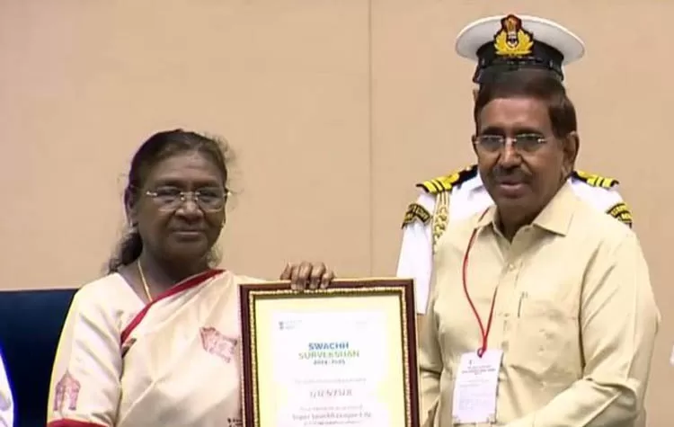 AP Minister Narayana Receives Swachh Survekshan Awards From President