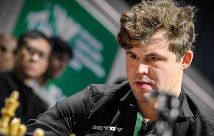 Carlsen Draws Against 143,000 Global Players In Online Chess Match