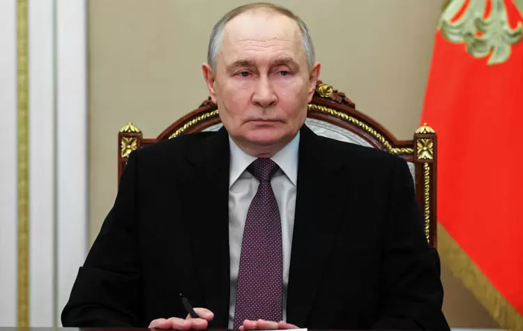 Putin Responds To Greenland Claims And Peace Council Reports
