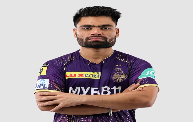 Rinku Singh Strikes A Teenage Cricket Player; The Batter Offers A Signed KKR Hat As An Apology