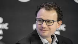 Dario Amodei Warns AI Could Reshape White-Collar Employment
