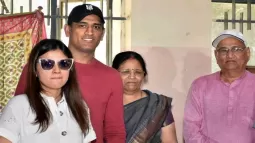 MS Dhoni's Parents Attend CSK Vs DC Match In IPL 2025, Sparks Retirement Buzz