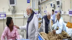 PM Modi Visits Injured Victims Of Delhi Car Blast Incident