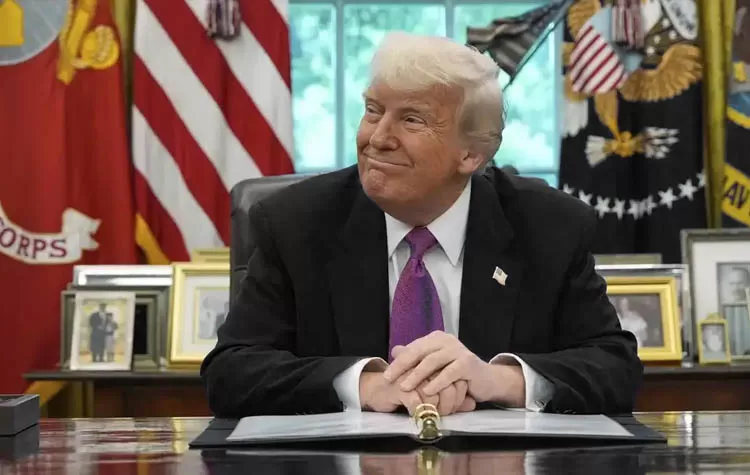 Trump's Tariff Warning Now Targets Both Apple And Samsung